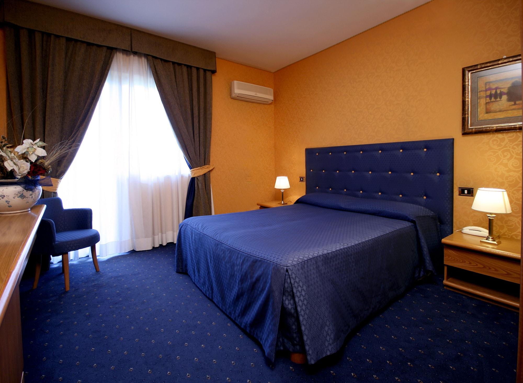 Hotel Setar Quartu SantʼElena Pokoj fotografie